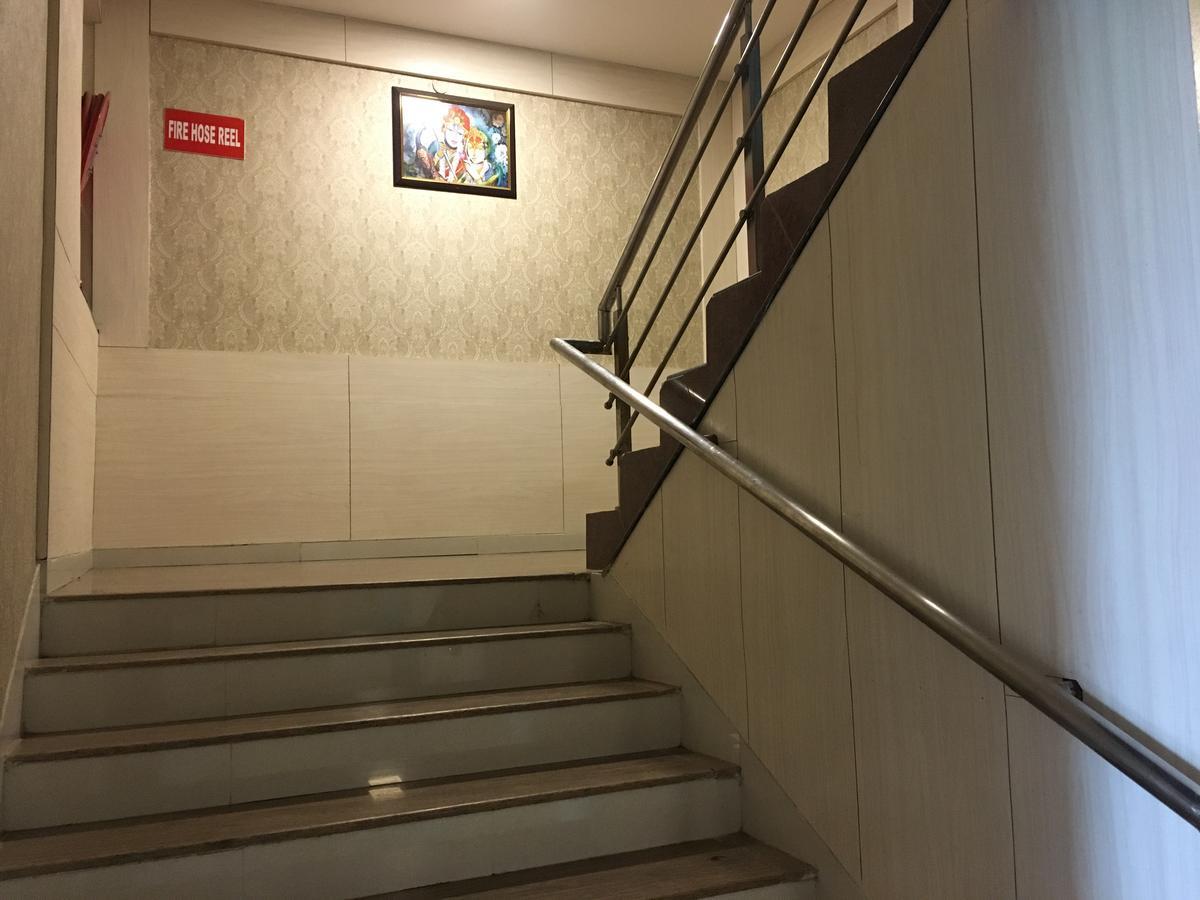 Kailash Presidency Hotel Bhopal Exterior foto