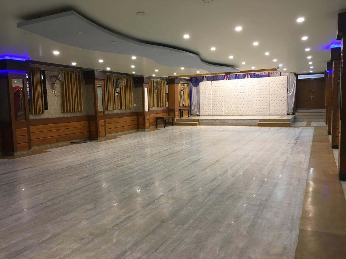 Kailash Presidency Hotel Bhopal Exterior foto